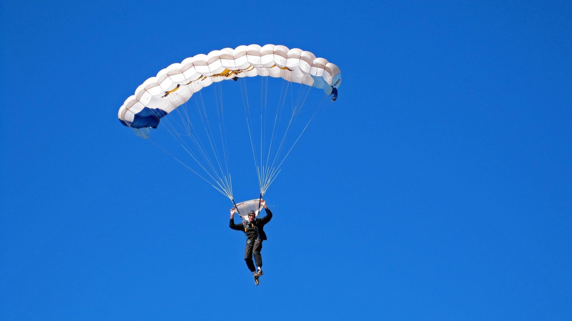 赛车行业的碳中和目标，赛车项目